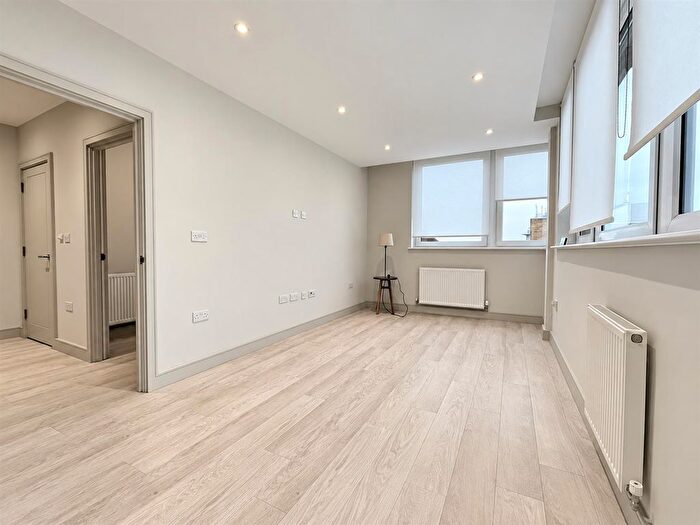 1 Bedroom Flat To Rent In Lovell House, Uxbridge, UB8