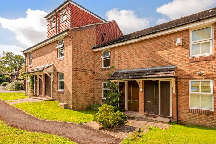 1 Bedroom Flat To Rent In Windmill Rise, Kingston Upon Thames, KT2