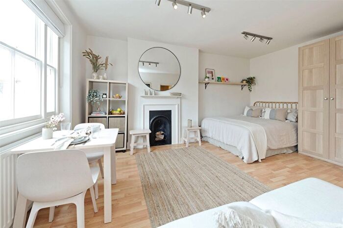 Studio To Rent In Nottingham Place, Marylebone, London, W1U
