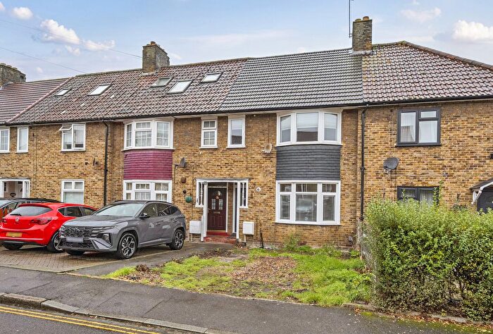 2 Bedroom Detached House For Sale In Cerne Road, Morden, SM4