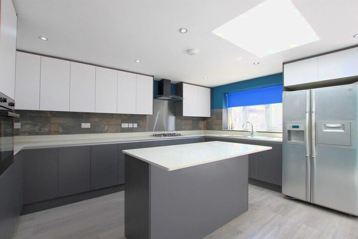 5 Bedroom Semi-Detached House To Rent In Comet Road, Stanwell, Staines-Upon-Thames, TW19