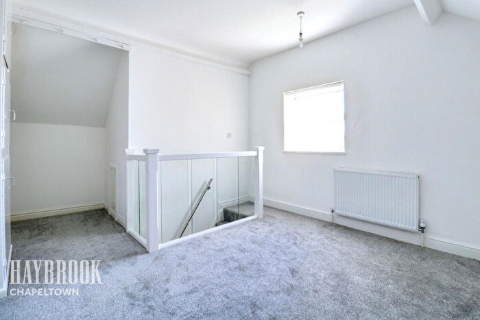 3 Bedroom End Of Terrace House For Sale In Burncross Road, Burncross, S35