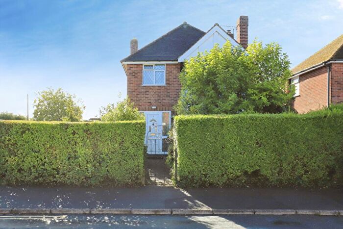 3 Bedroom Detached House For Sale In Spring Grove Crescent, Kidderminster, Worcestershire, DY11