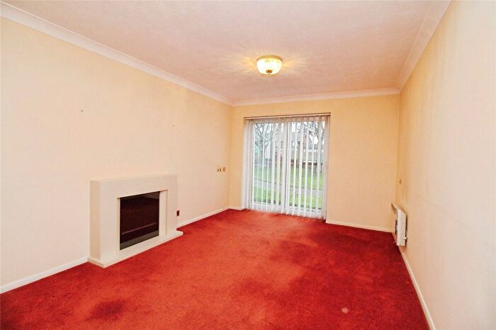 1 Bedroom Flat For Sale In Cranmere Court, Colchester, CO1