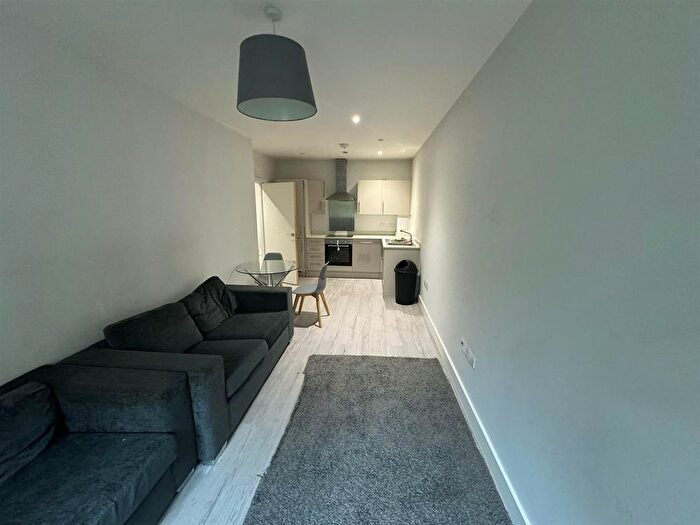 2 Bedroom Flat To Rent In Nobel Drive, Harlington, Hayes, UB3