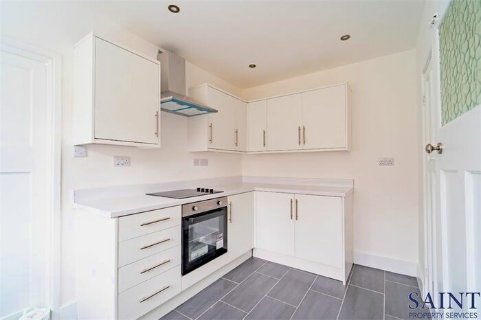 3 Bedroom Detached House To Rent In Glendon Drive, Nottingham NG5