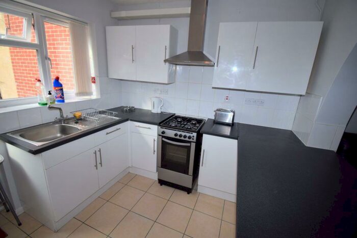 5 Bedroom House To Rent In Available Summer -, DE22