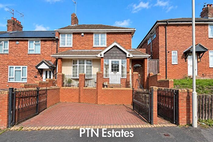 2 Bedroom End Of Terrace House To Rent In Brookdale, Dudley, DY3