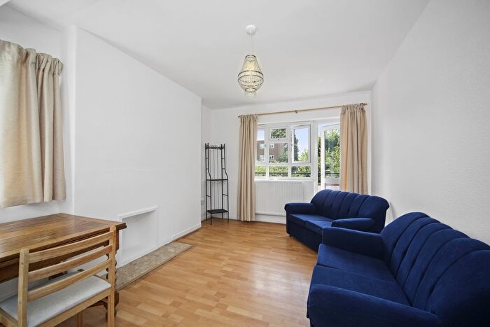 2 Bedroom Flat To Rent In Aldrington Road, London, SW16