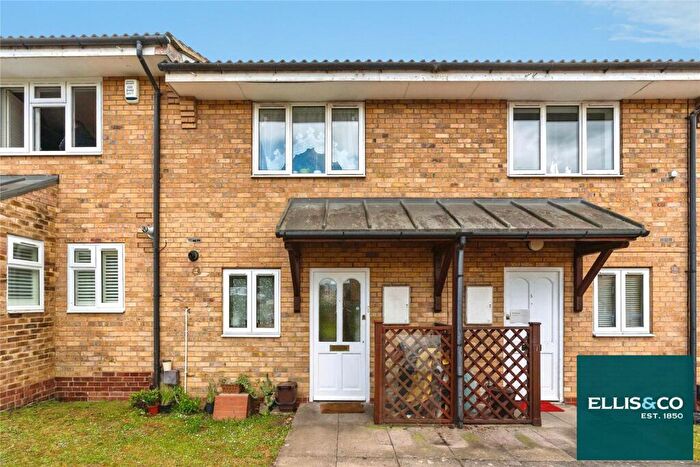 2 Bedroom Terraced House For Sale In Amber Grove, Cricklewood, NW2