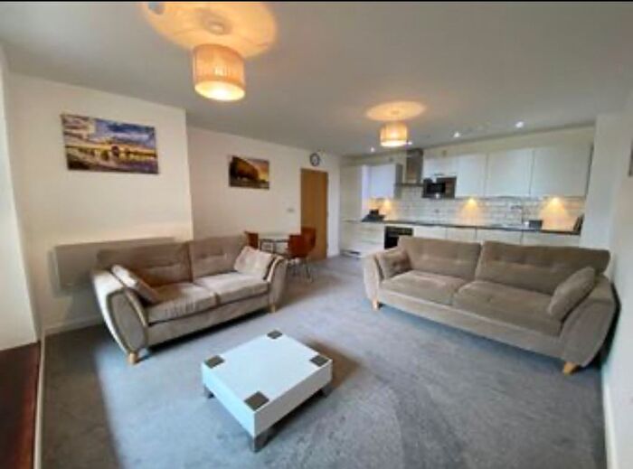 2 Bedroom Flat To Rent In Davaar House, Cardiff, CF11