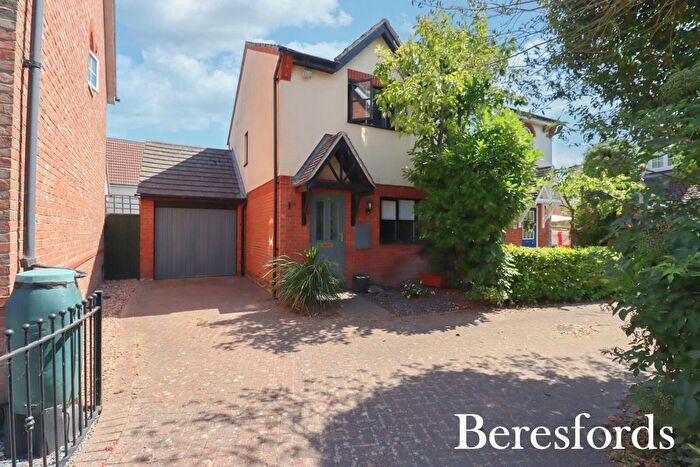 2 Bedroom Semi-Detached House For Sale In Birch Crescent, South Ockendon, RM15