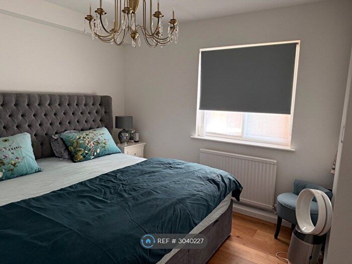 2 Bedroom Flat To Rent In Regents Court, Bedford, MK40
