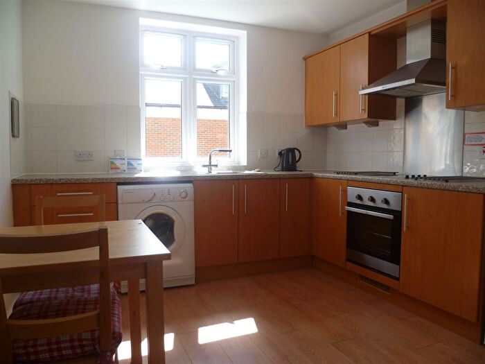 2 Bedroom Flat To Rent In New Walk Central Apartments, - Princess Road East, LE1