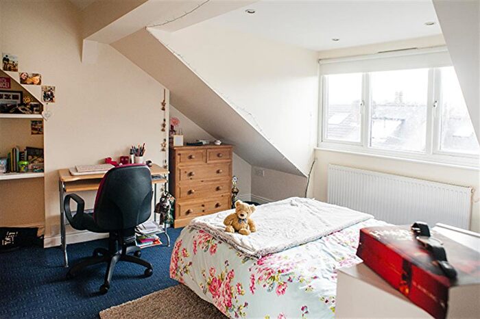 3 Bedroom Flat To Rent In Ecclesall Road, Sheffield, S11