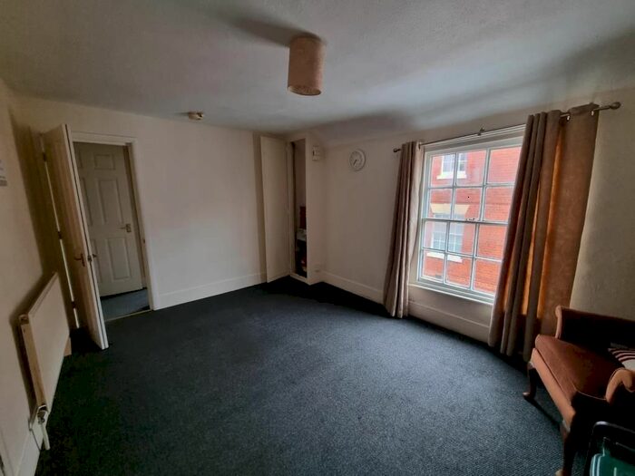 1 Bedroom Flat To Rent In Abingdon Town Centre, Oxfordshire, OX14
