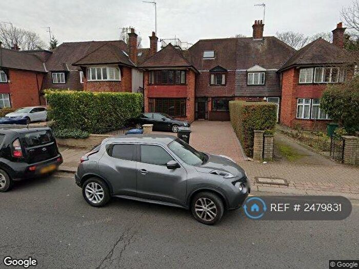 2 Bedroom Penthouse To Rent In Finchley Road, London, NW11