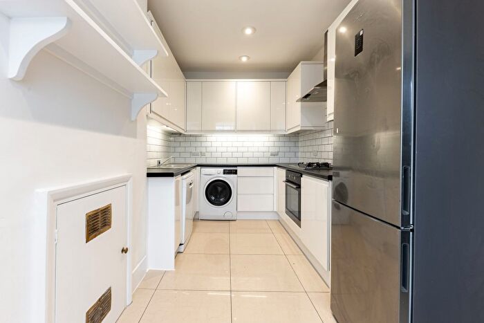 2 Bedroom Flat To Rent In Bryanston Square, London, W1H