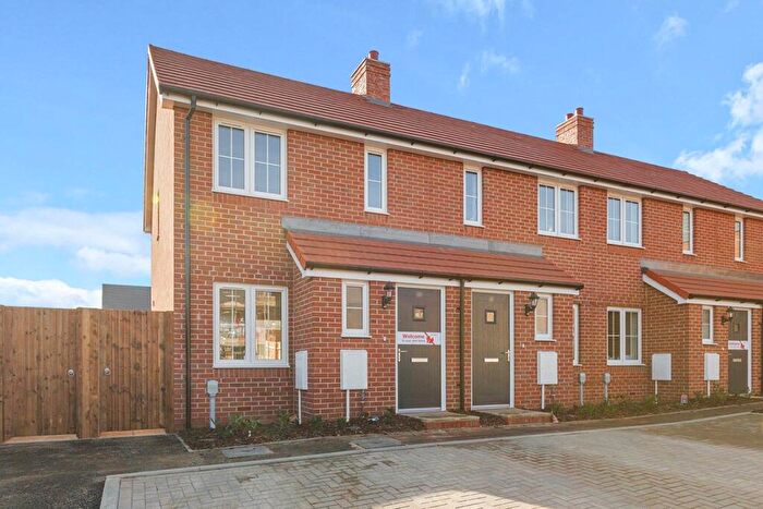 2 Bedroom House To Rent In Hectare Lane, Gravesend, Kent, DA11