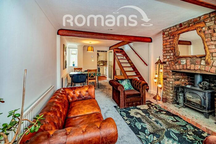 2 Bedroom Cottage To Rent In London Road, High Wycombe, HP11