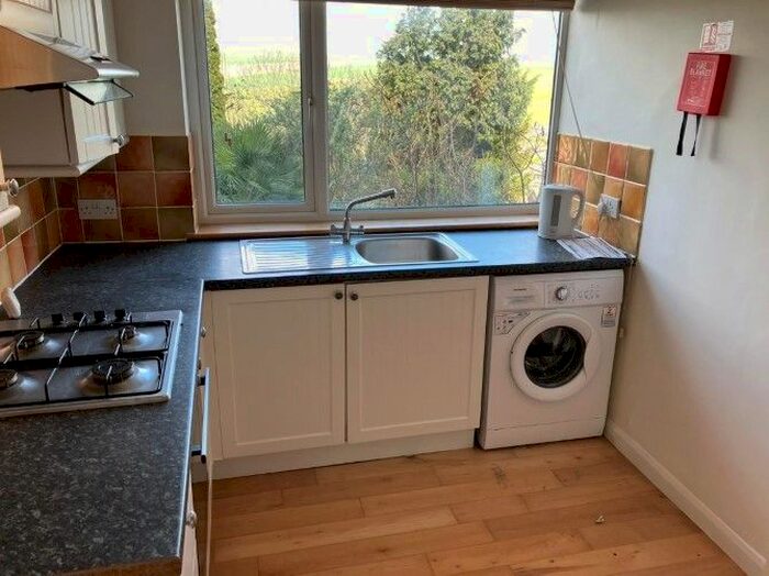 2 Bedroom Flat For Sale In Coombe Rise, Saltdean, Brighton, BN2