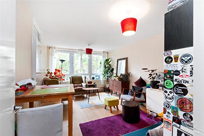 1 Bedroom Apartment For Sale In Reedham Close, London, N17