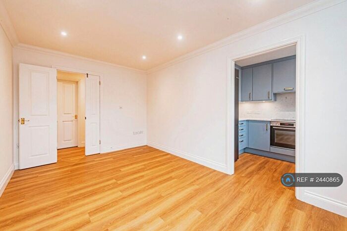 2 Bedroom Bungalow To Rent In Harrison Place, Basingstoke, RG21