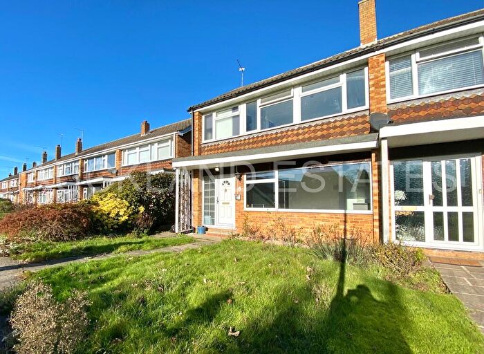 6 Bedroom Semi-Detached House To Rent In Fayerfield, Potters Bar, EN6