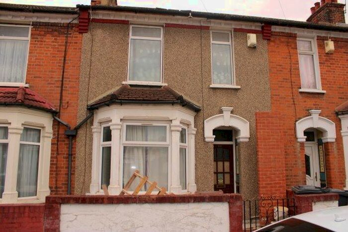 2 Bedroom Property To Rent In Essex Road, Barking, IG11
