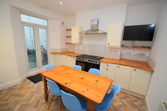 5 Bedroom Terraced House To Rent In Killigrew Street, Falmouth, TR11