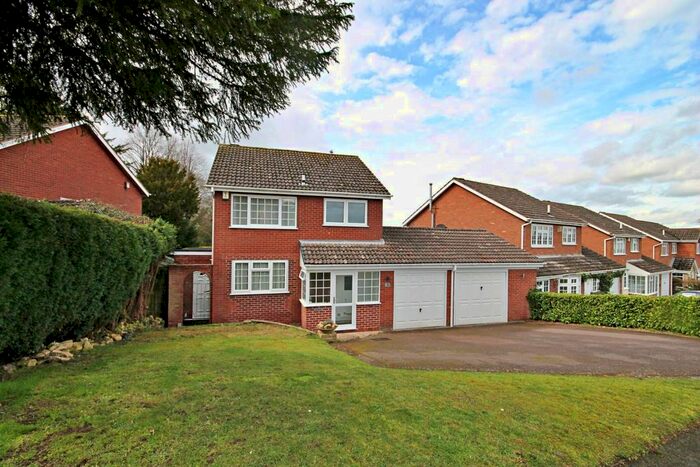 3 Bedroom Detached House For Sale In Wigford Road, Dosthill, Tamworth, B77