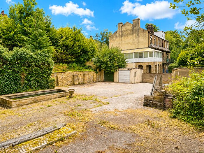 3 Bedroom End Of Terrace House For Sale In Carrbottom Road, Greengates, BD10