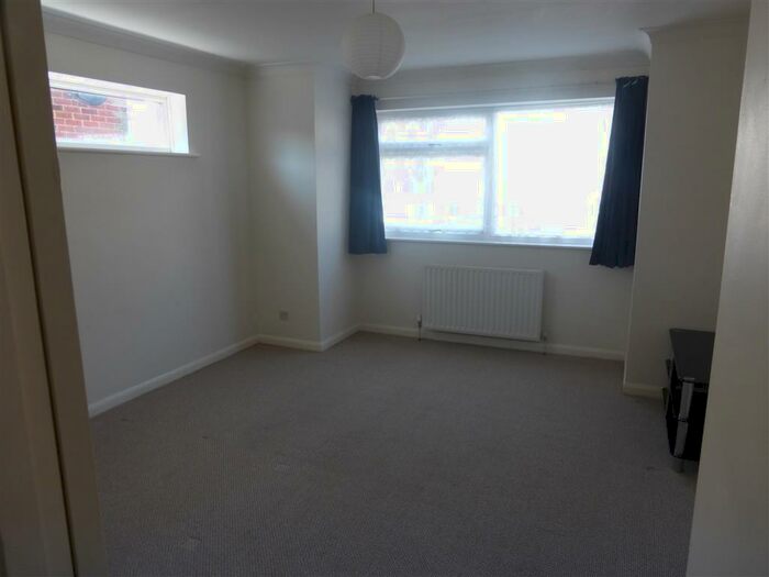 1 Bedroom Flat To Rent In Wolseley Road, Southampton, SO15