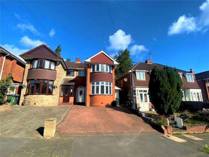 3 Bedroom Semi-Detached House To Rent In Apsley Road, Oldbury, Warley, West Midlands, B68