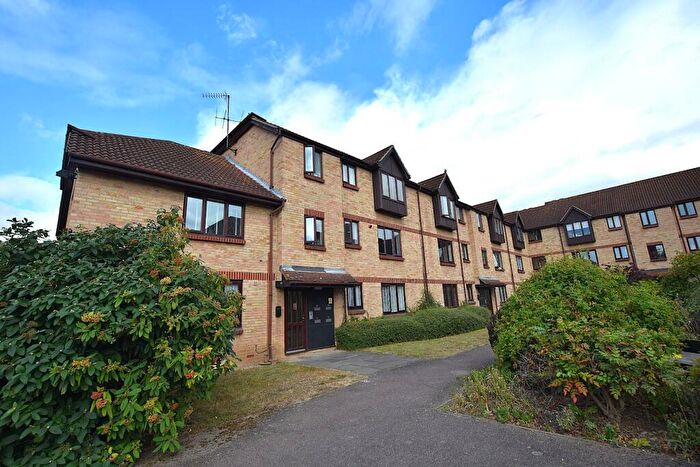 2 Bedroom Flat To Rent In Spring Close, Dagenham, RM8