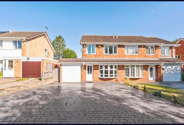 3 Bedroom House To Rent In Ullenhall Road, Knowle, Solihull, B93