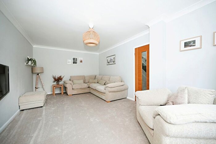 4 Bedroom Detached House For Sale In Montague Road, Woodlands, Rugby, CV22