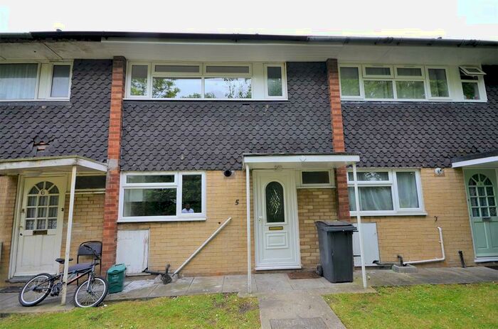 3 Bedroom Terraced House To Rent In Sunningdale Gardens, Kingsbury, London, NW9