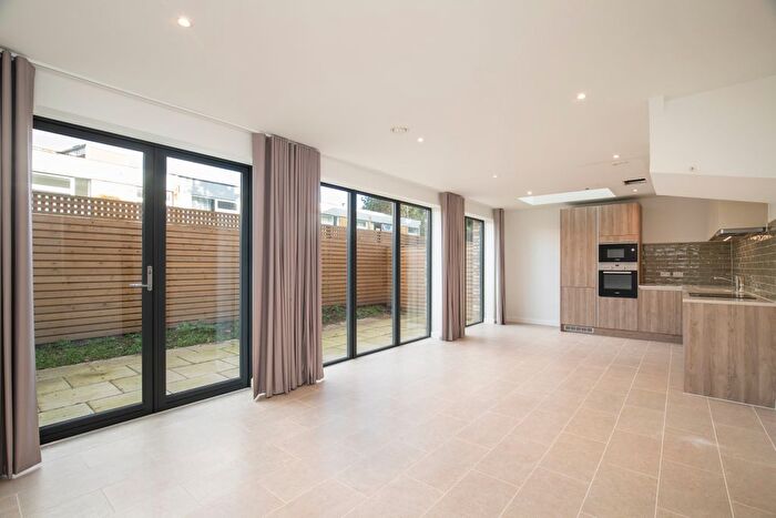 3 Bedroom Town House To Rent In Beatrice Place, London, SW19