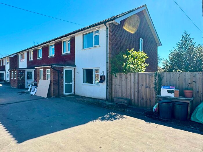 2 Bedroom Flat For Sale In Headley Court, Station Approach, Edenbridge, TN8