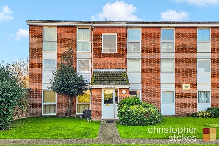 2 Bedroom Flat For Sale In Clyfton Close, Broxbourne, Hertfordshire, EN10