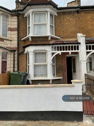 3 Bedroom Terraced House To Rent In Catford, London, SE6