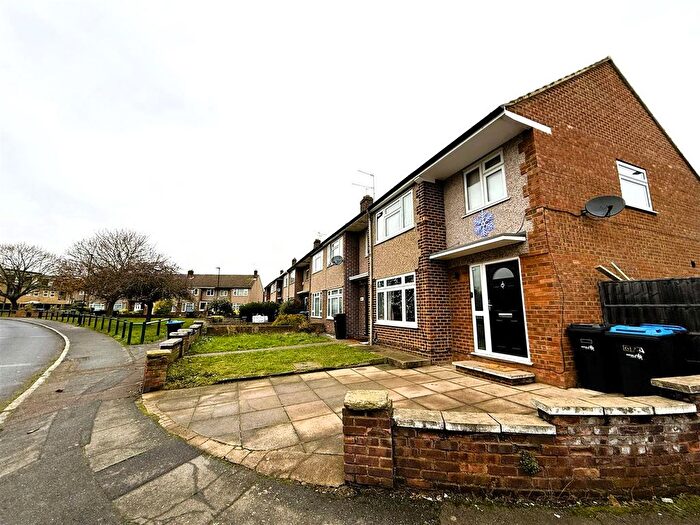 3 Bedroom Terraced House For Sale In Cunningham Ave, Enfield, London, EN3