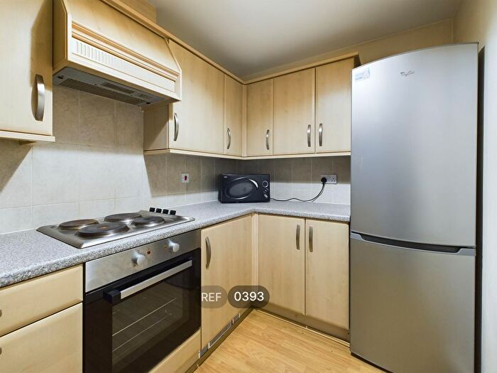 2 Bedroom Flat To Rent In Chandlers Court, Victoria Dock, HU9