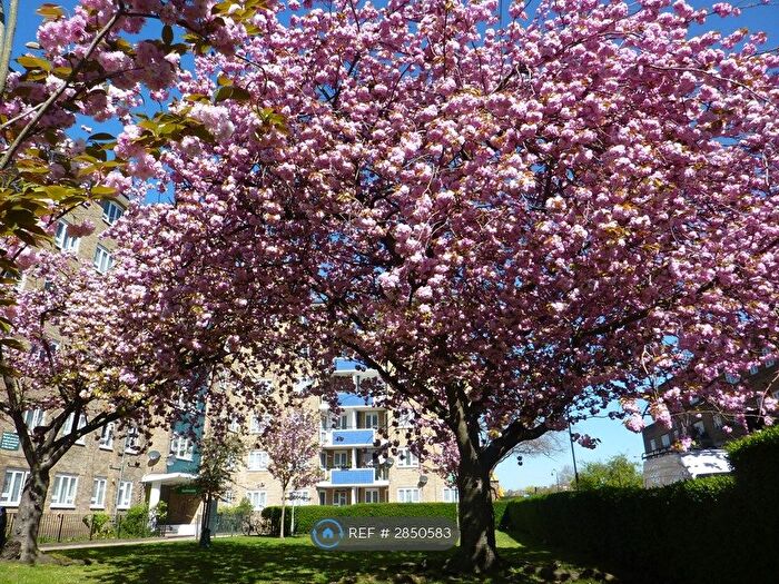 3 Bedroom Flat To Rent In Ambleside, London, NW1