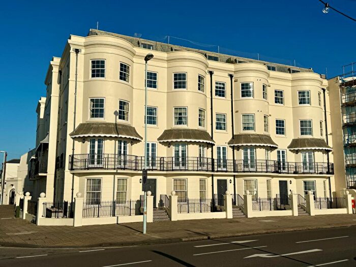 2 Bedroom Flat To Rent In Marine Parade, Worthing, BN11