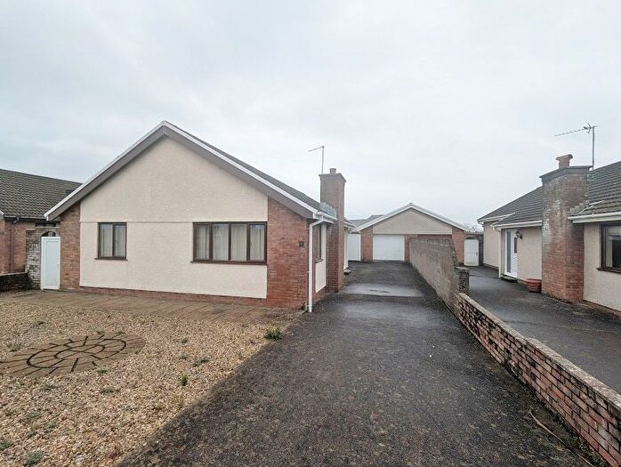 3 Bedroom Detached Bungalow For Sale In Adrian Close, Porthcawl, CF36