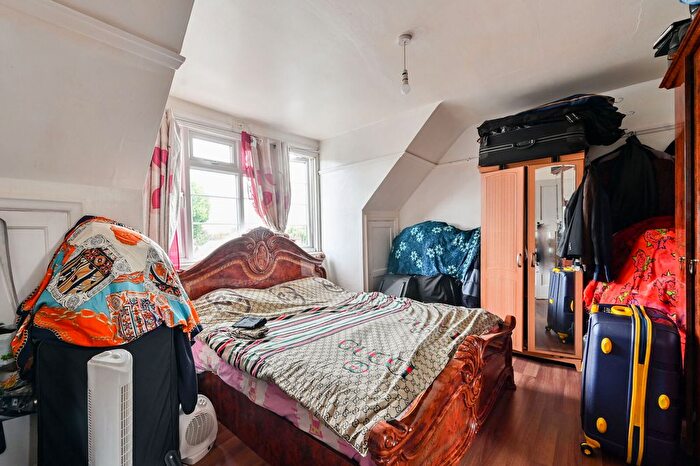 2 Bedroom Flat For Sale In Verdant Lane, Catford, London, SE6