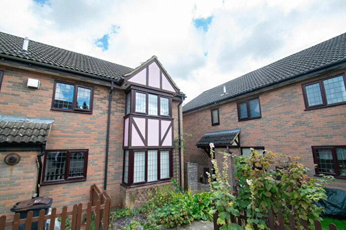 2 Bedroom Terraced House To Rent In Felbrigg Close, Luton, LU2