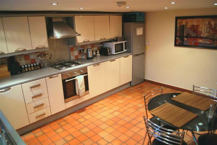 2 Bedroom Terraced House To Rent In Lockwood Road, Huddersfield, HD1